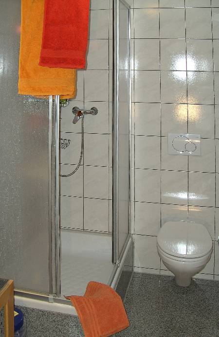 Dusche und WC